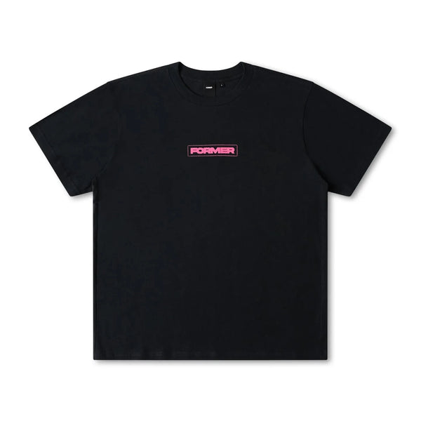 Koop de Former Theather T-shirt veilig en snel bij Revert 95 online of kom hem checken in de winkel in Haarlem.
