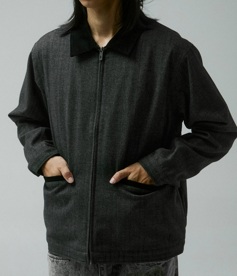 Former Merchandise Austyn Gillette Action Jacket Black – zwart signature jacket van Austyn Gillette met Former-branding