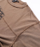 Former Praise T-shirt Washed Choc – heavyweight tee met ruggraphic en washed finish