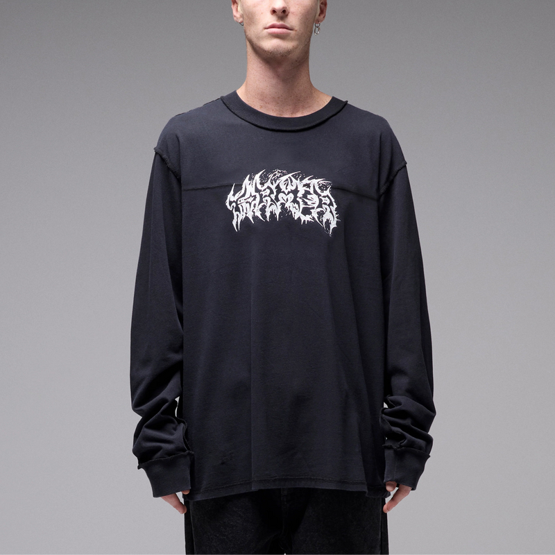 Former Praise LS-Shirt Washed Black – heavyweight longsleeve met washed finish en Praise ruggraphic