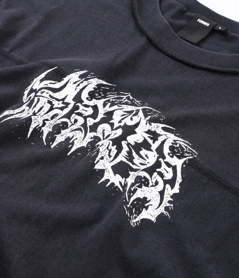 Former Praise LS-Shirt Washed Black – heavyweight longsleeve met washed finish en Praise ruggraphic