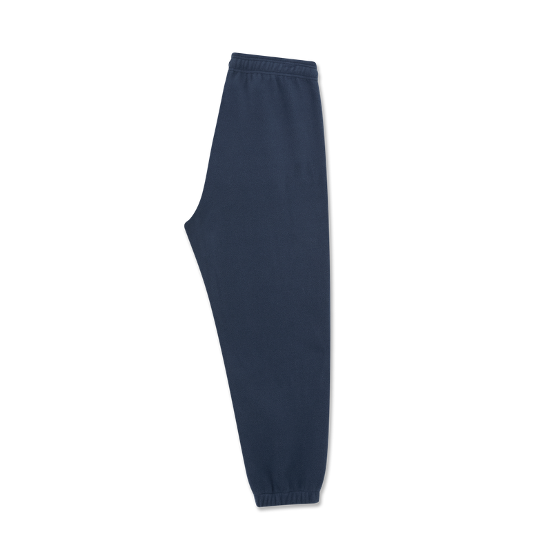 Polar Skate Co Ivan Fleece Sweatpants Navy – fleece sweatpants van zacht polyester met elastische taille, trekkoord en geborduurd Polar-logo in navy kleur.
