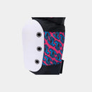 Pro-Tec Street Gear Adult 3 Pack skate bescherming x Santa Cruz Screaming Hand, complete volwassen set met kniebeschermers elleboogbeschermers en polsbeschermers, verkrijgbaar bij Revert 95 Haarlem