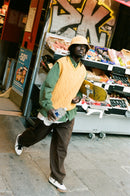 Magenta Skateboards Loose Pants in Khaki, 100% katoen baggy fit broek met tapered legs elastische taille drawstring metalen ritsluiting en Magenta Plant logo op de rechter achterzak gemaakt in Europa, verkrijgbaar bij Revert 95 Haarlem