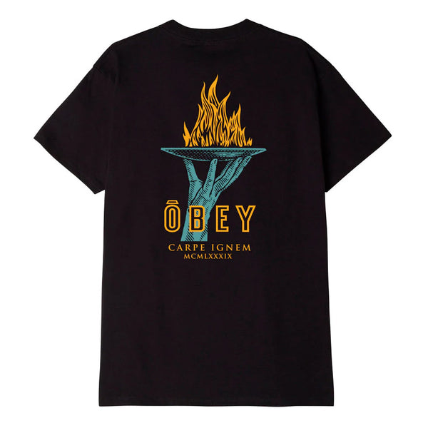 Bestel het Obey seize fire t-shirt  gemakkelijk, snel en veilig bij Revert 95. Check onze website voor de gehele Obey collectie of kom gezellig langs bij onze winkel in Haarlem.
