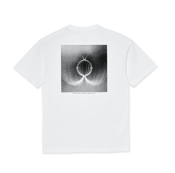 Bestel de Polar Magnetic Field Tee veilig, gemakkelijk en snel bij Revert 95. Check onze website voor de gehele Polar collectie, of kom gezellig langs bij onze winkel in Haarlem.