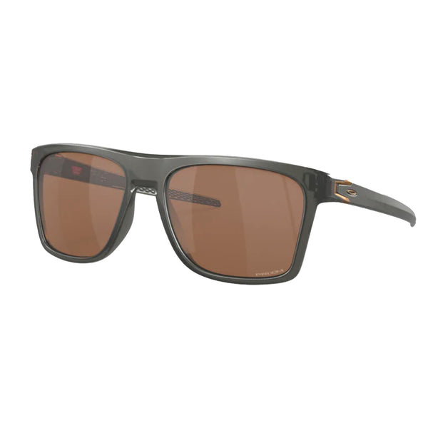 Bestel de Oakley Leffingwell Matte Grey Smoke Prizm Tungsten veilig, gemakkelijk en snel bij Revert 95. Check onze website voor de gehele Oakley collectie, of kom gezellig langs bij onze winkel in Haarlem.	