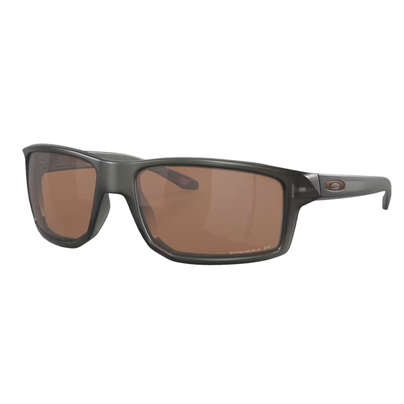 Bestel de Oakley Gibston Matte Grey Smoke Prizm Tungsten Polarized veilig, gemakkelijk en snel bij Revert 95. Check onze website voor de gehele Oakley collectie, of kom gezellig langs bij onze winkel in Haarlem.	