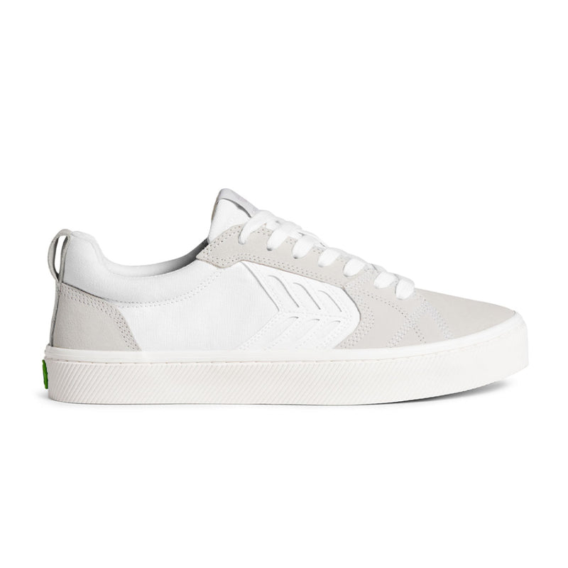 Bestel het CATIBA PRO OFF-WHITE CANVAS VINTAGE WHITE SUEDE OFF-WHITE LOGO SNEAKER online bij Revert 95. Check de webshop voor de collectie Cariuma producten. Snelle wereldwijde levering.