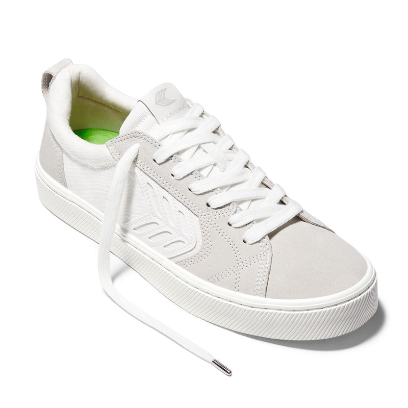 Bestel het CATIBA PRO OFF-WHITE CANVAS VINTAGE WHITE SUEDE OFF-WHITE LOGO SNEAKER online bij Revert 95. Check de webshop voor de collectie Cariuma producten. Snelle wereldwijde levering.