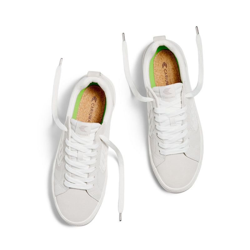 Bestel het CATIBA PRO OFF-WHITE CANVAS VINTAGE WHITE SUEDE OFF-WHITE LOGO SNEAKER online bij Revert 95. Check de webshop voor de collectie Cariuma producten. Snelle wereldwijde levering.