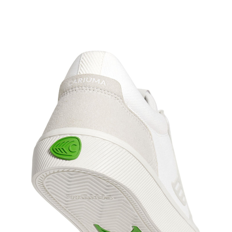 Bestel de Cariuma VALLELY VINTAGE WHITE SUEDE OFF-WHITE CORDURA VINTAGE WHITE LOGO SNEAKER veilig, gemakkelijk en snel bij Revert 95. Check onze website voor de gehele Cariuma collectie, of kom gezellig langs bij onze winkel in Haarlem.