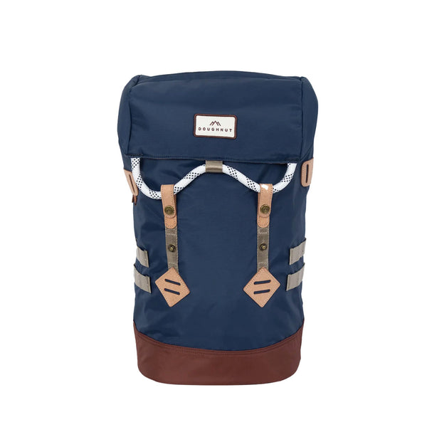 Bestel de Doughnut Colorado Jungle Backpack navy veilig, gemakkelijk en snel bij Revert 95. Check onze website voor de gehele Doughnut collectie, of kom gezellig langs bij onze winkel in Haarlem.	