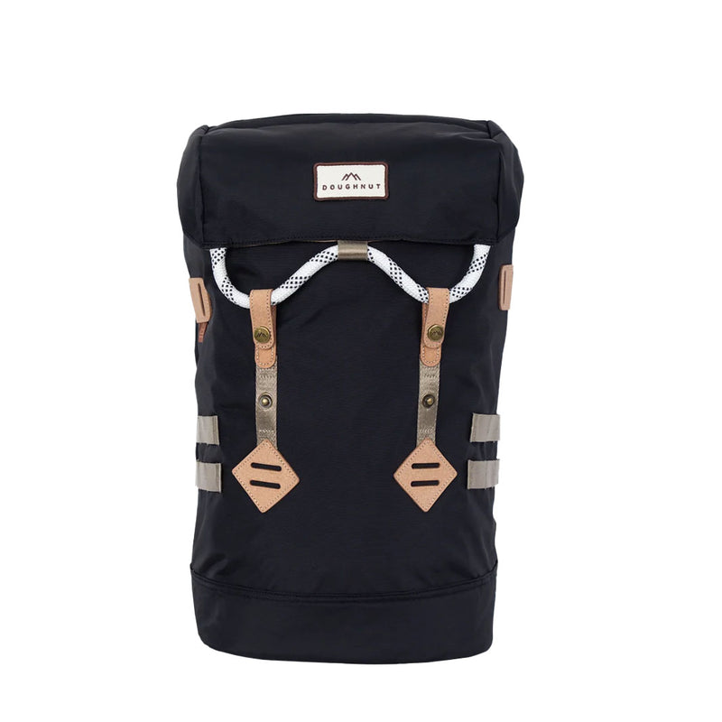 Bestel de Doughnut Colorado Jungle Backpack black veilig, gemakkelijk en snel bij Revert 95. Check onze website voor de gehele Doughnut collectie, of kom gezellig langs bij onze winkel in Haarlem.