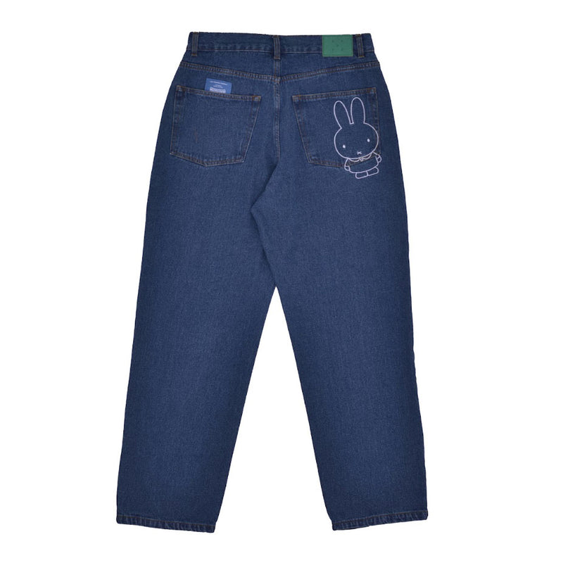 Bestel de Pop Trading Company miffy drs denim stonewash veilig, gemakkelijk en snel bij Revert 95. Check onze website voor de gehele Pop Trading Company collectie, of kom gezellig langs bij onze winkel in Haarlem.