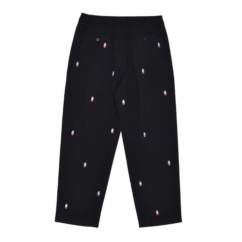 Bestel de Pop Trading Company miffy suit pant Black veilig, gemakkelijk en snel bij Revert 95. Check onze website voor de gehele Pop Trading Company collectie, of kom gezellig langs bij onze winkel in Haarlem.	