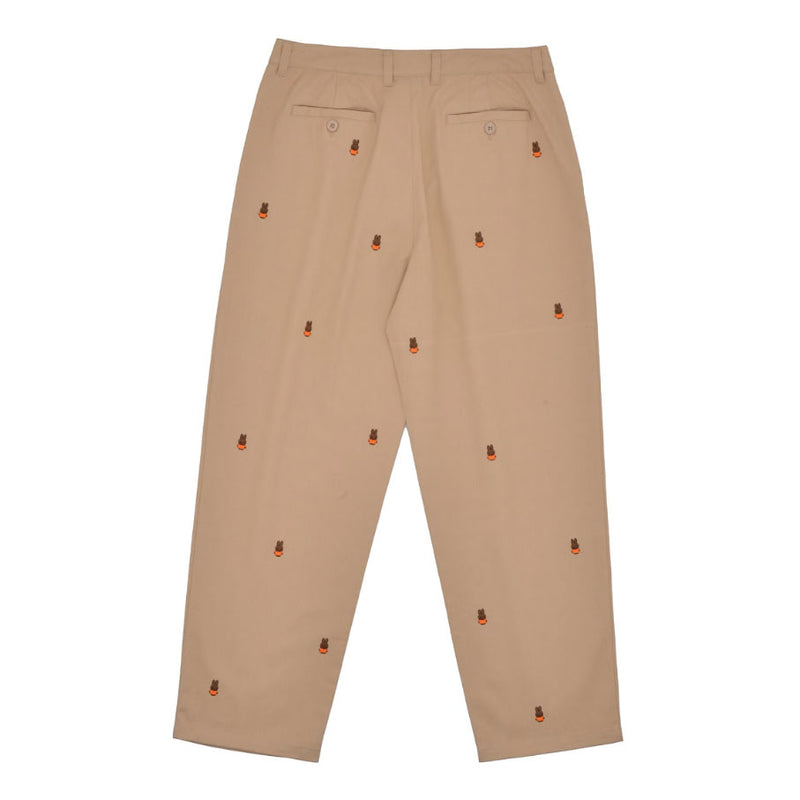 Bestel de Pop Trading Company miffy suit pant Khaki veilig, gemakkelijk en snel bij Revert 95. Check onze website voor de gehele Pop Trading Company collectie, of kom gezellig langs bij onze winkel in Haarlem.