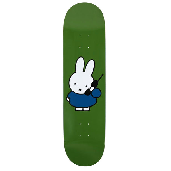 Bestel de Pop Trading Company miffy I Deck veilig, gemakkelijk en snel bij Revert 95. Check onze website voor de gehele Pop Trading Company collectie, of kom gezellig langs bij onze winkel in Haarlem.