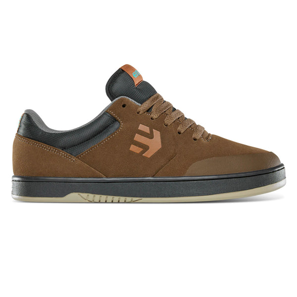 Bestel de Etnies MARANA BROWN BLACK TAN veilig, gemakkelijk en snel bij Revert 95. Check onze website voor de gehele Etnies collectie, of kom gezellig langs bij onze winkel in Haarlem.