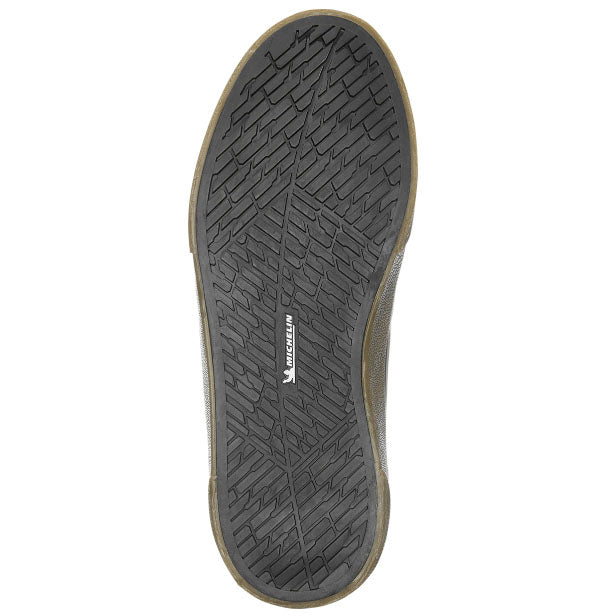 Bestel de Etnies JOSLIN VULC BURGUNDY GUM veilig, gemakkelijk en snel bij Revert 95. Check onze website voor de gehele Etnies collectie, of kom gezellig langs bij onze winkel in Haarlem.