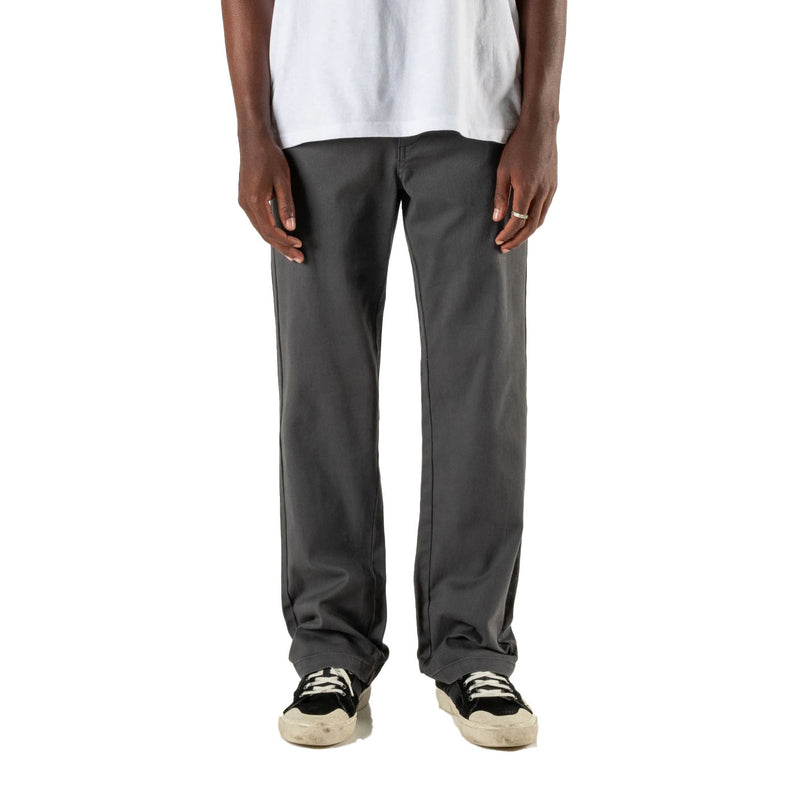 Bestel de Former CRUX PANT Grey veilig, gemakkelijk en snel bij Revert 95. Check onze website voor de gehele Former collectie, of kom gezellig langs bij onze winkel in Haarlem.