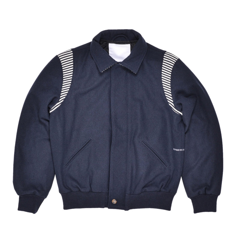 Bestel de Pop Trading Company varsity jacket navy snel, gemakkelijk en veilig bij Revert 95. Check onze website voor de gehele Pop Trading Company collectie of kom gezellig langs bij onze winkel in Haarlem.