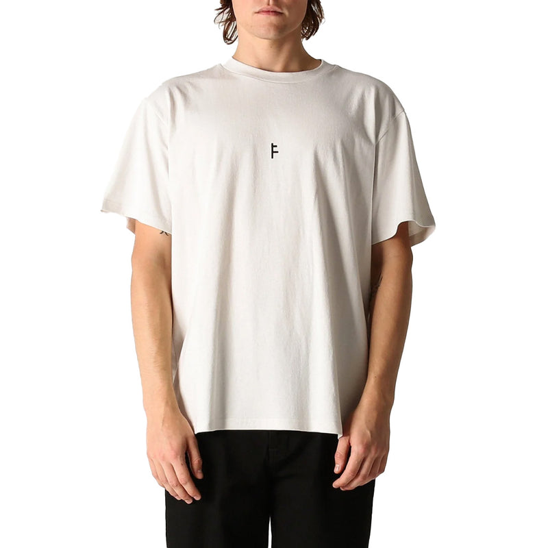 Bestel de Former Sculpture T-shirt Bone snel, gemakkelijk en veilig bij Revert 95. Check onze website voor de gehele Former collectie of kom gezellig langs bij onze winkel in Haarlem.
