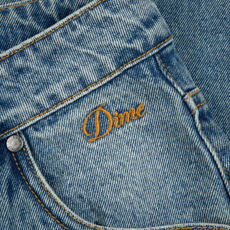 Bestel de Dime Classic Relaxed Denim Pants Sandblasted Indigo snel, veilig en gemakkelijk bij Revert 95. Check de gehele Dime collectie op onze site, of kom gezellig langs bij onze winkel in Haarlem.