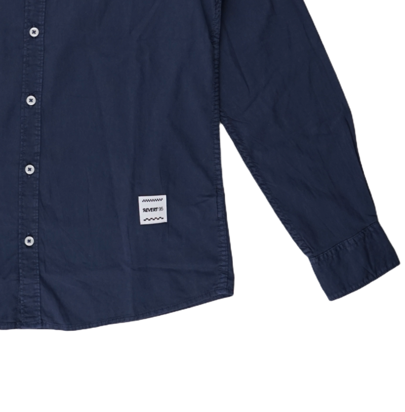 Koop het Revert 95 everydays are fiitted shirt veilig en snel bij Revert 95 online of kom hem checken in de winkel in Haarlem.