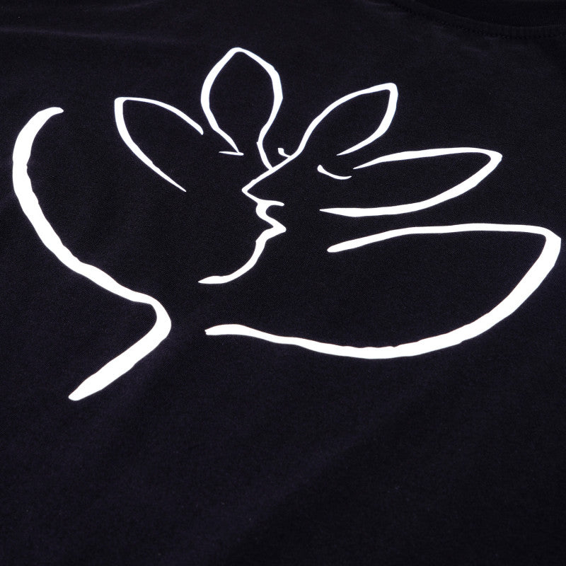 Bestel de Magenta LE BAISER LS TEE – BLACK veilig, gemakkelijk en snel bij Revert 95. Check onze website voor de gehele Magenta collectie, of kom gezellig langs bij onze winkel in Haarlem.	