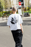 Magenta Skateboards Yin Tee, 100% katoen regular fit T-shirt met abstract yin-yang geïnspireerde Yin graphic van Soy Panday verkrijgbaar in White en Black, verkrijgbaar bij Revert 95 Haarlem