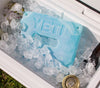 Yeti Ice 2 lb – herbruikbaar koelelement met snelle vriesformule en duurzame lekvrije behuizing