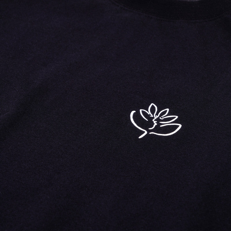 Bestel de Magenta LE BAISER LS TEE – BLACK veilig, gemakkelijk en snel bij Revert 95. Check onze website voor de gehele Magenta collectie, of kom gezellig langs bij onze winkel in Haarlem.	