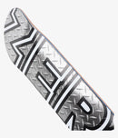 Zero David Reyes Diamond Plate skateboard deck 8.25 inch, Resin-7 7-ply maple pro model met raised en foil embossed diamond plate graphic medium concave 31.9 inch lang wheelbase 14.25 inch various top stain colours, verkrijgbaar bij Revert 95 Haarlem