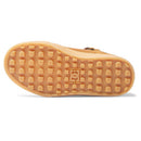 DC Shoes Pure High-Top EV Winterized Boot Kids Wheat, kinderschoen met sherpa voering, hook-and-loop sluiting en Pill Pattern buitenzool, verkrijgbaar bij Revert 95 Haarlem
