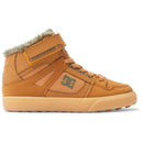 DC Shoes Pure High-Top EV Winterized Boot Kids Wheat, kinderschoen met sherpa voering, hook-and-loop sluiting en Pill Pattern buitenzool, verkrijgbaar bij Revert 95 Haarlem