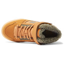 DC Shoes Pure High-Top EV Winterized Boot Kids Wheat, kinderschoen met sherpa voering, hook-and-loop sluiting en Pill Pattern buitenzool, verkrijgbaar bij Revert 95 Haarlem