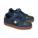 DC Shoes Manteca 4 V Kids Navy/White/Green, kindersneaker met leer nubuck suède upper, hook-and-loop sluiting en Pill Pattern buitenzool, verkrijgbaar bij Revert 95 Haarlem