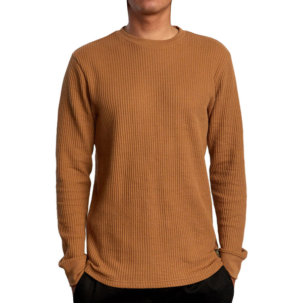 Bestel de RVCA DAY SHIFT THERMAL LS CAMEL veilig, gemakkelijk en snel bij Revert 95. Check onze website voor de gehele RVCA collectie, of kom gezellig langs bij onze winkel in Haarlem.