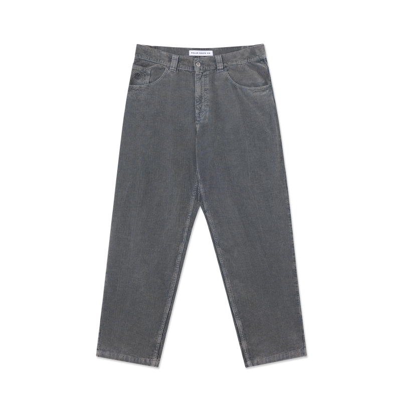 Polar Skate Co '93! Pants Overdyed Cord Blueish Grey – corduroy broek met rechte pasvorm, vijf zakken en Polar-label in overdyed Blueish Grey kleur.