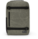 De DB Journey Daypack is ontworpen voor dagelijks gebruik. Lichtgewicht, minimalistisch en functioneel – perfect voor werk, reizen en onderweg zijn in de stad.