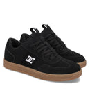 DC Shoes Astrix S in Black/Gum/White met Super Suede upper, TPR rubber kwart logo en cupsool met DC grip patroon, verkrijgbaar bij Revert 95 Haarlem