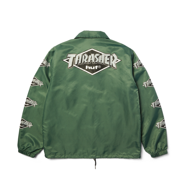 HUF x Thrasher Logo Jacket – donkergroen nylon jack met groot HUF x Thrasher-logo op de rug en sleeve-prints, waterafstotend en met meshvoering