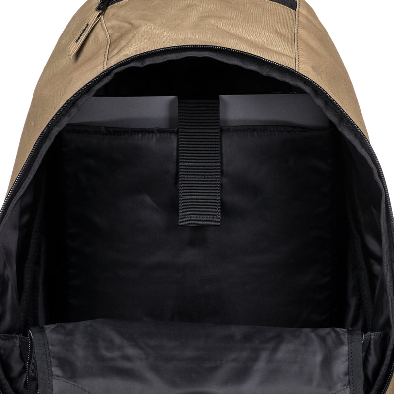 Bestel de Element MOHAVE 2.0 BACKPACK DULL GOLD veilig, gemakkelijk en snel bij Revert 95. Check onze website voor de gehele Element collectie, of kom gezellig langs bij onze winkel in Haarlem.	