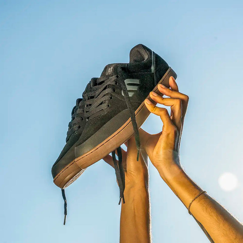 Etnies Marana Michelin Black Gum Dark Grey – zwarte en donkergrijze skateschoen met gumzool en Michelin rubber constructie