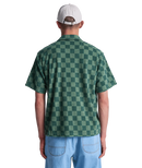RVCA Antonia Figueiredo Checker Sponge Shirt in Beechnut, relaxed korte mouw overhemdje in checker patroon van zachte sponge stof, signatuurlijn van Braziliaanse pro surfer Antonia Figueiredo, verkrijgbaar bij Revert 95 Haarlem