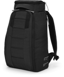 De iconische allrounder. De DB Journey Hugger Backpack combineert strak design met dagelijks gebruiksgemak.
