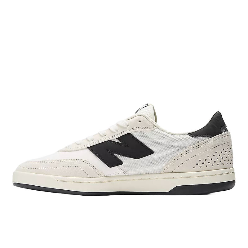 Koop de New Balance NM 440 V2 Sea Salt Black en snel bij Revert 95 online of kom hem checken in de winkel in Haarlem.