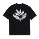 Magenta Skateboards Feather Tee in Black, 100% katoen regular fit T-shirt met verenpatroon Feather graphic van Soy Panday onderdeel van de Magenta Feather lijn, verkrijgbaar bij Revert 95 Haarlem
