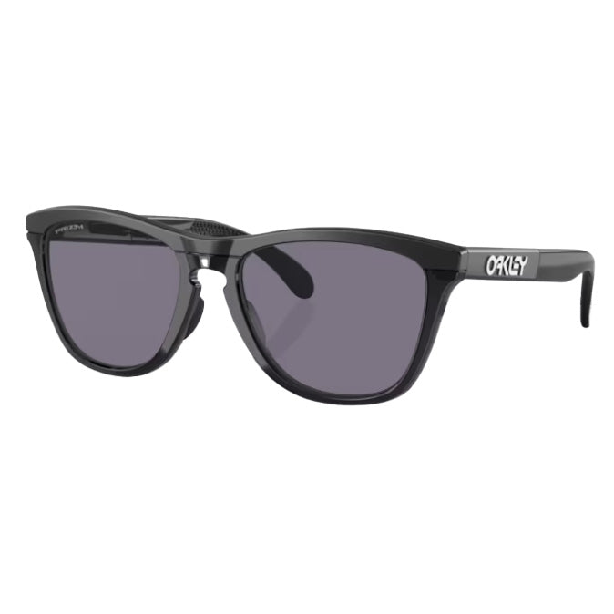 Bestel de Oakley Frogskins Range Matte Black Prizm Black snel, gemakkelijk en veilig bij Revert 95. Check onze website voor de gehele Oakley collectie of kom gezellig langs bij onze winkel in Haarlem.